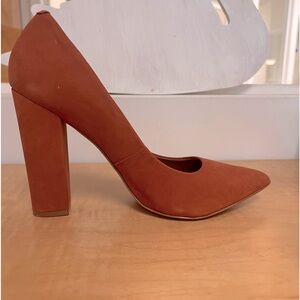 STEVE MADDEN PRIMPY BLOCK CHUNKY HEEL POINTED TOE PUMPS  SZ 10